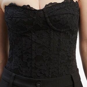 bardot dtrapless lace bodysuit  preowned. Missing the zipper head